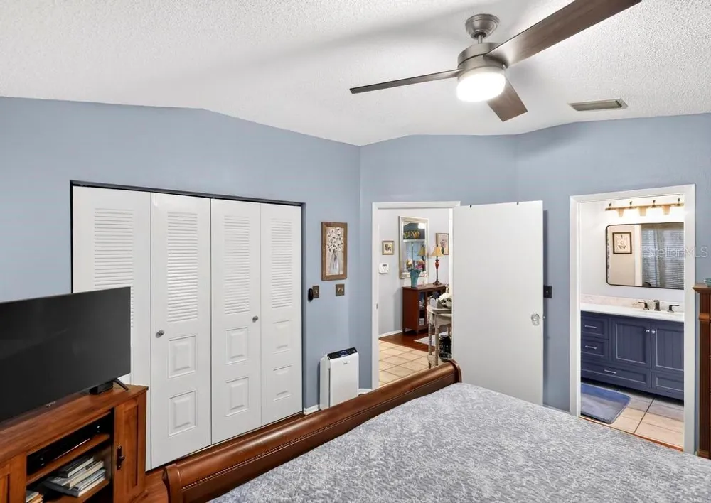 852 FRANKLIN CIRCLE Palm Harbor, FL 34683