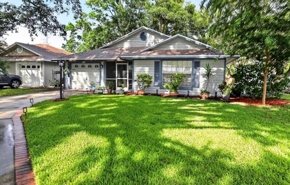 852 FRANKLIN CIRCLE Palm Harbor, FL 34683