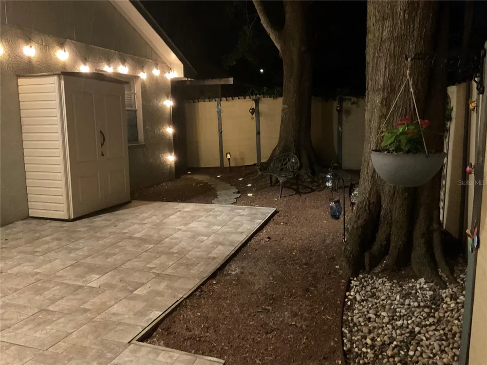 852 FRANKLIN CIRCLE Palm Harbor, FL 34683