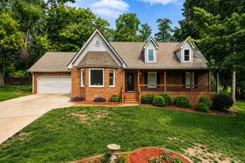 1010 Ash Cir