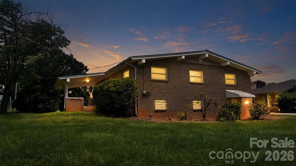 1857 8th Street Drive NE Hickory, NC 28601