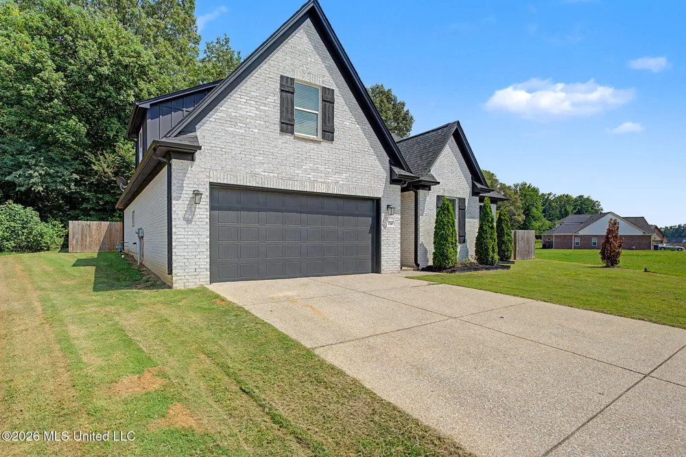 4769 Oyster Bay Cove Horn Lake, MS 38637
