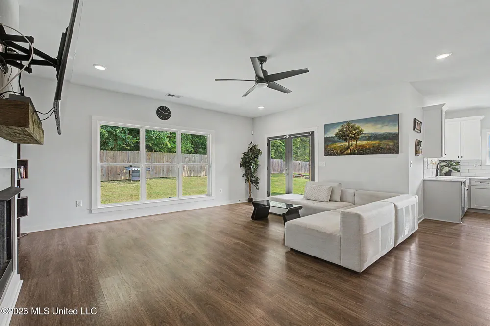 4769 Oyster Bay Cove Horn Lake, MS 38637