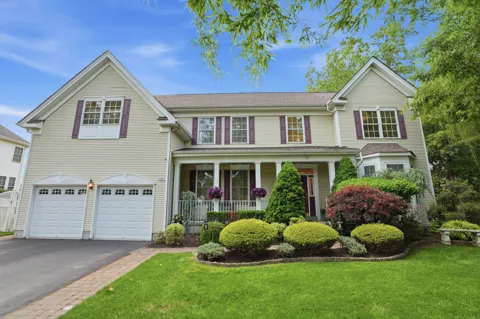2780 HONEYSUCKLE LANE