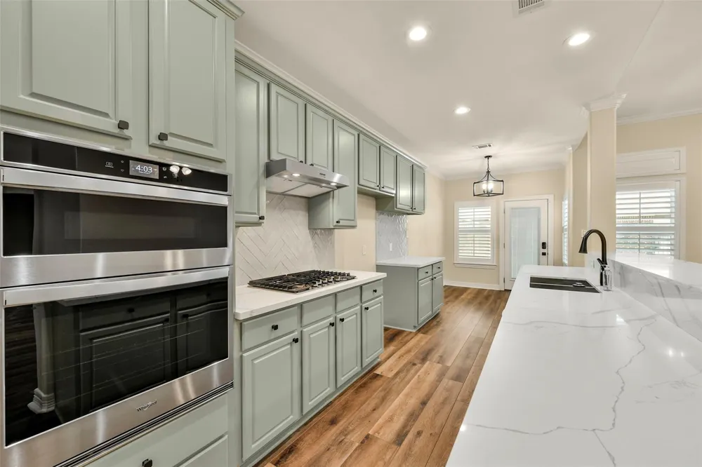 206 Clearview Avenue #B Friendswood, TX 77546
