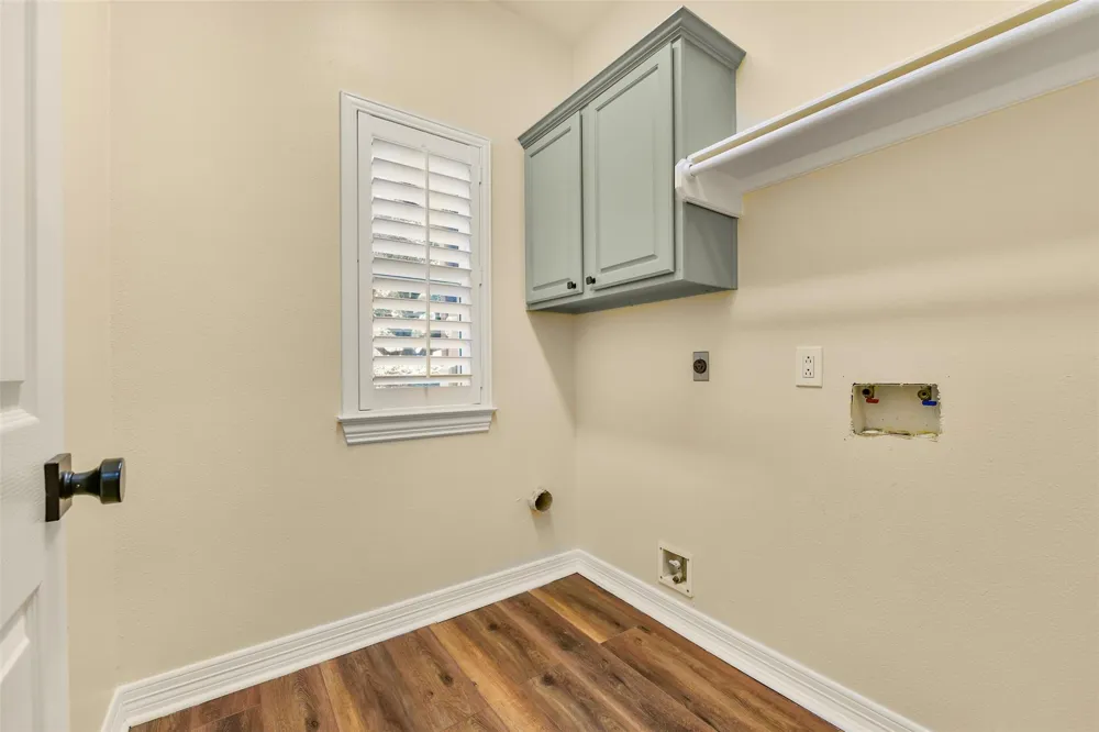 206 Clearview Avenue #B Friendswood, TX 77546