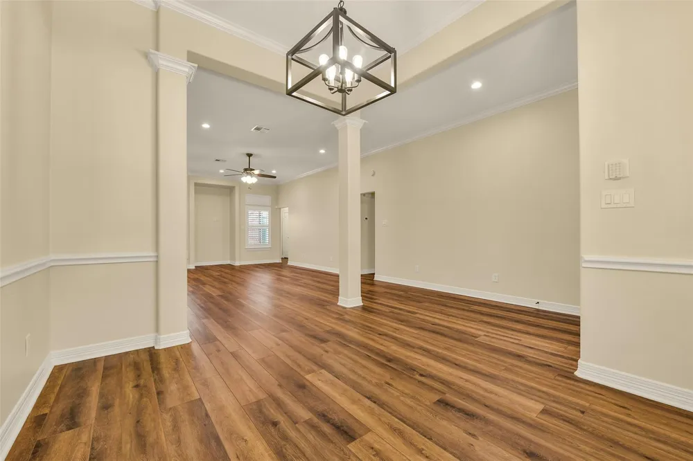 206 Clearview Avenue #B Friendswood, TX 77546