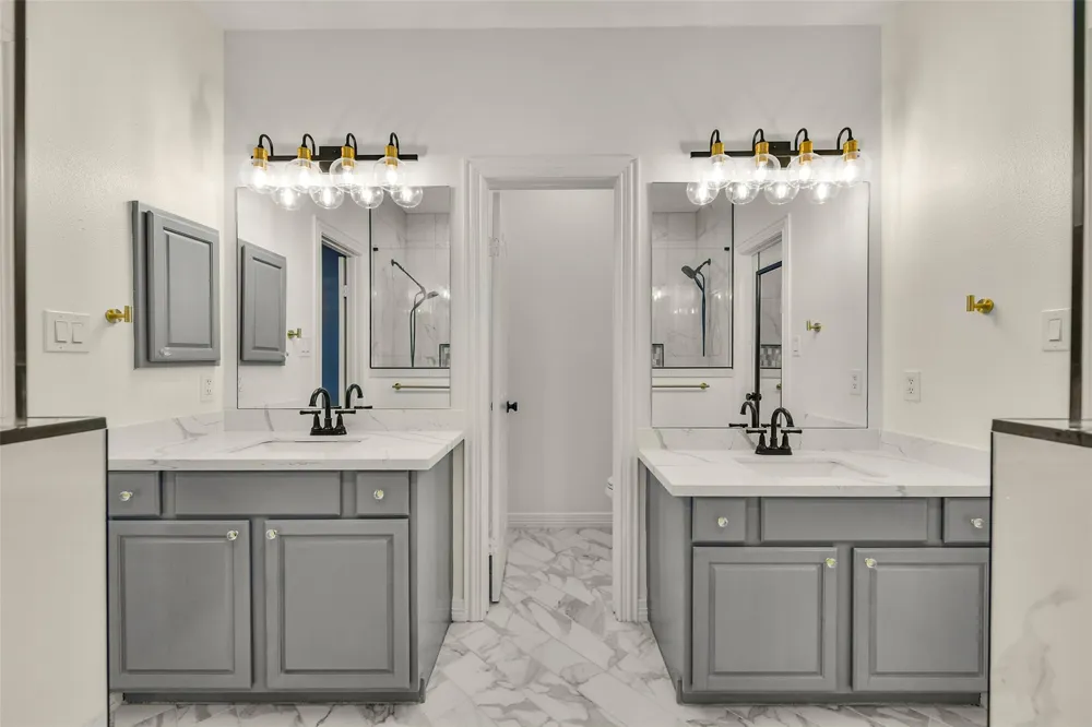 206 Clearview Avenue #B Friendswood, TX 77546