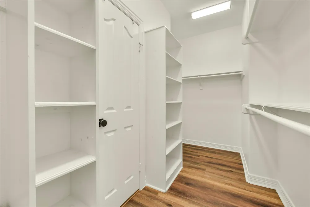 206 Clearview Avenue #B Friendswood, TX 77546