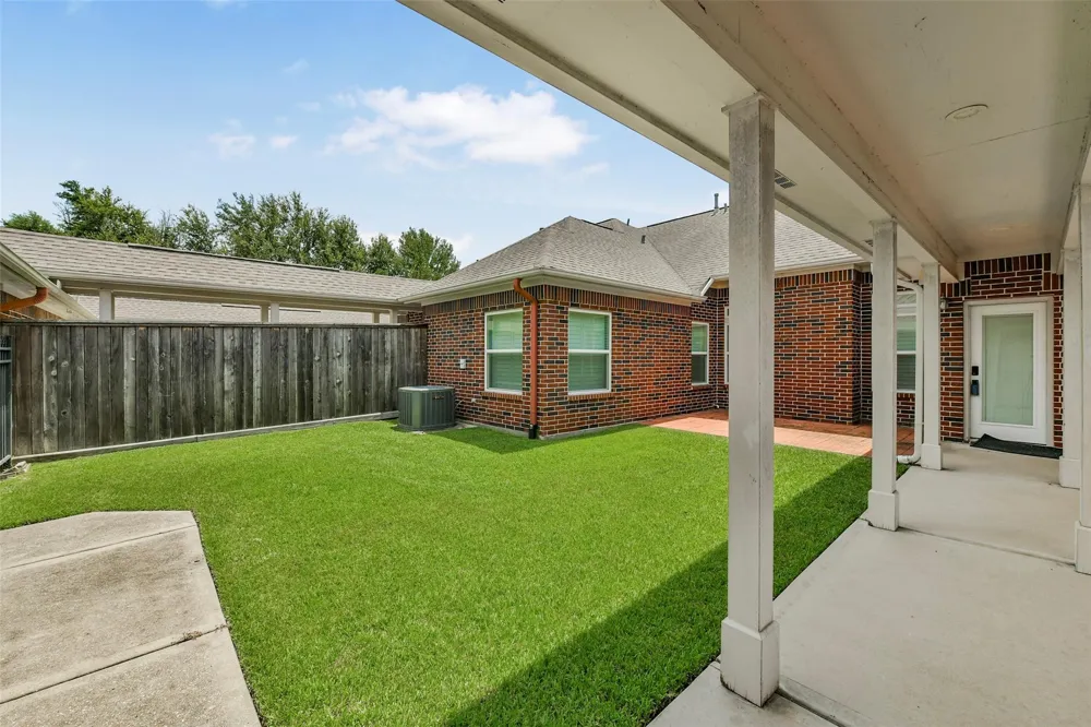 206 Clearview Avenue #B Friendswood, TX 77546