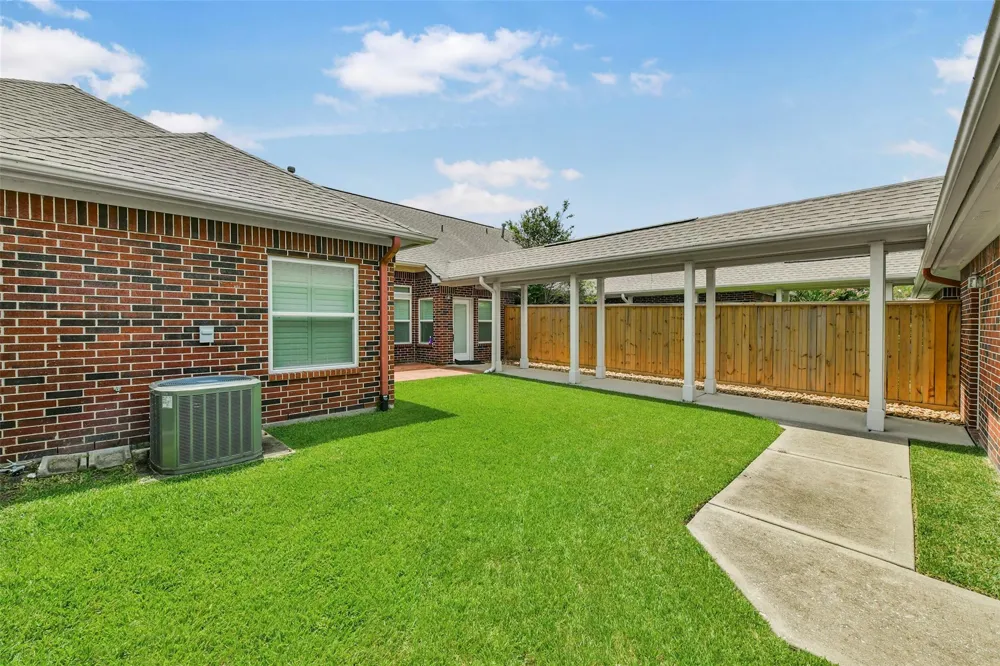 206 Clearview Avenue #B Friendswood, TX 77546