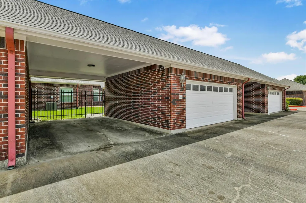 206 Clearview Avenue #B Friendswood, TX 77546