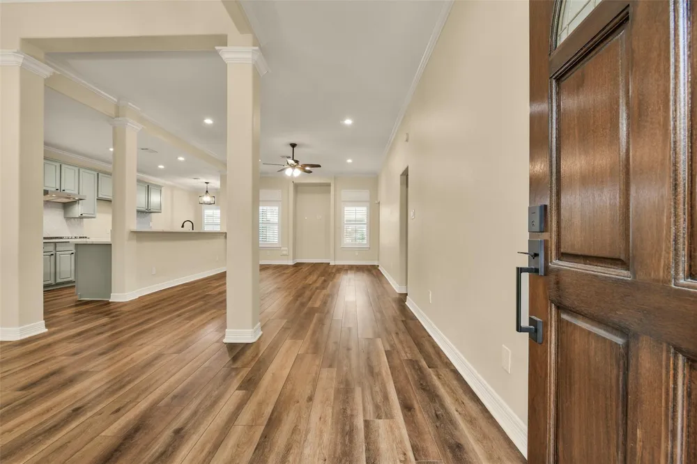 206 Clearview Avenue #B Friendswood, TX 77546