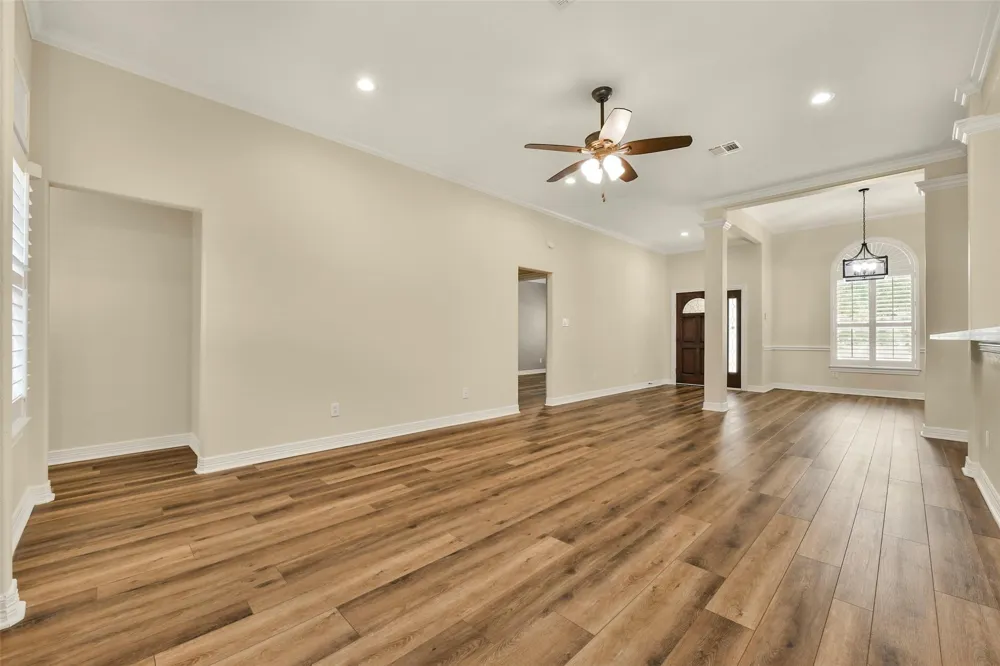 206 Clearview Avenue #B Friendswood, TX 77546