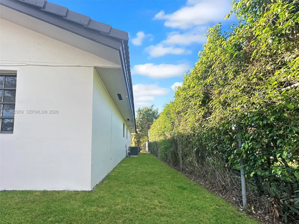 13925 SW 26th Ter Miami, FL 33175