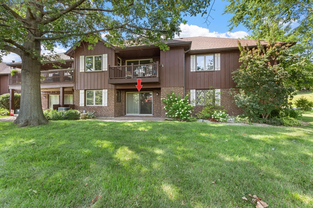 2511 E Lakeshore Drive #A1 Crown Point, IN 46307