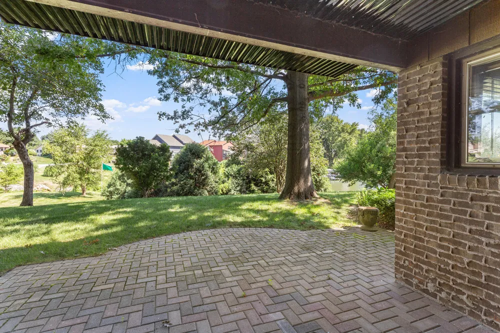 2511 E Lakeshore Drive #A1 Crown Point, IN 46307
