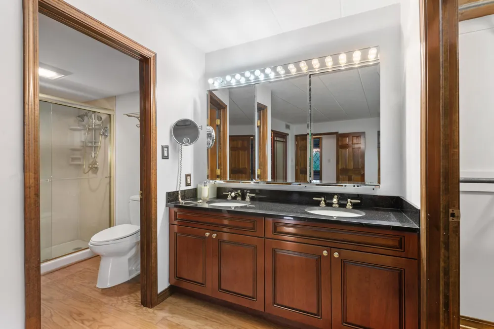 2511 E Lakeshore Drive #A1 Crown Point, IN 46307