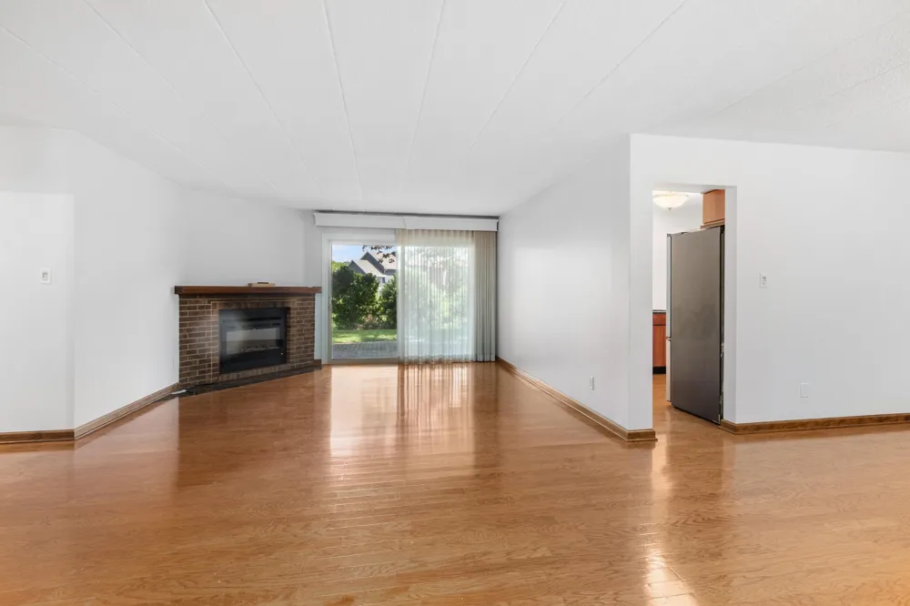 2511 E Lakeshore Drive #A1 Crown Point, IN 46307