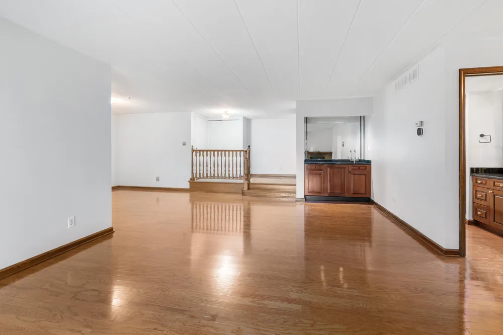2511 E Lakeshore Drive #A1 Crown Point, IN 46307