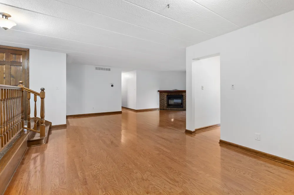 2511 E Lakeshore Drive #A1 Crown Point, IN 46307