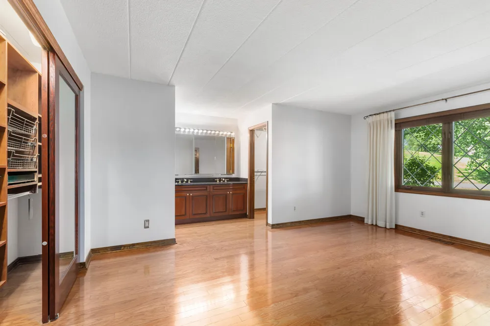 2511 E Lakeshore Drive #A1 Crown Point, IN 46307