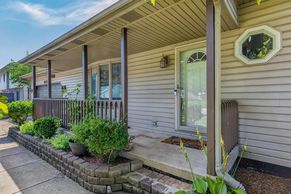 6635 Hawthorne Avenue Portage, IN 46368