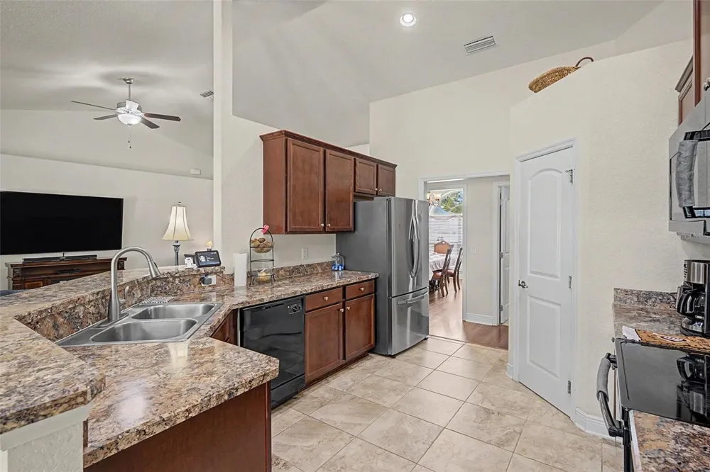 12258 HARRIS HAWK ROAD Weeki Wachee, FL 34614