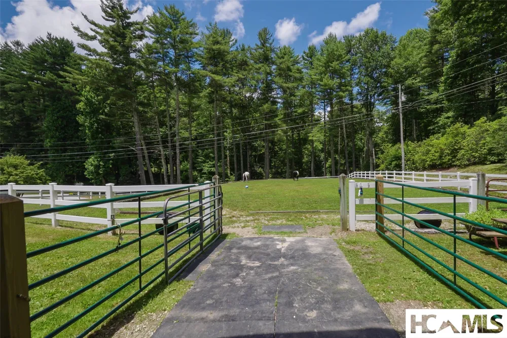 177 Forest Trail Highlands, NC 28741