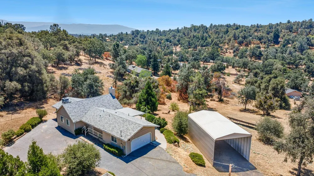 31911 Mountain Lane North Fork, CA 93643