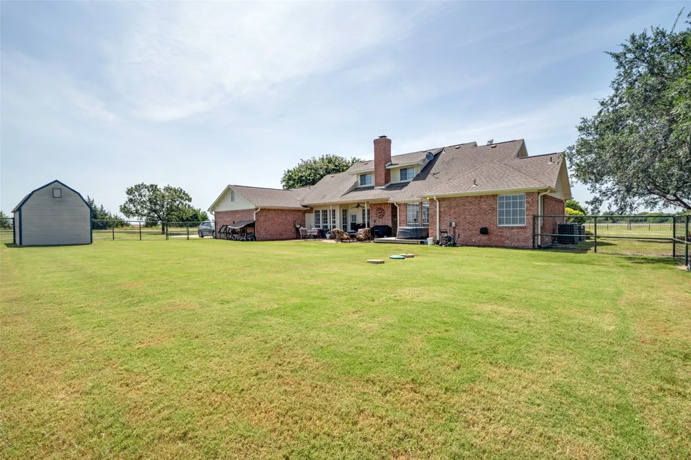 2614 County Road 596 Nevada, TX 75173