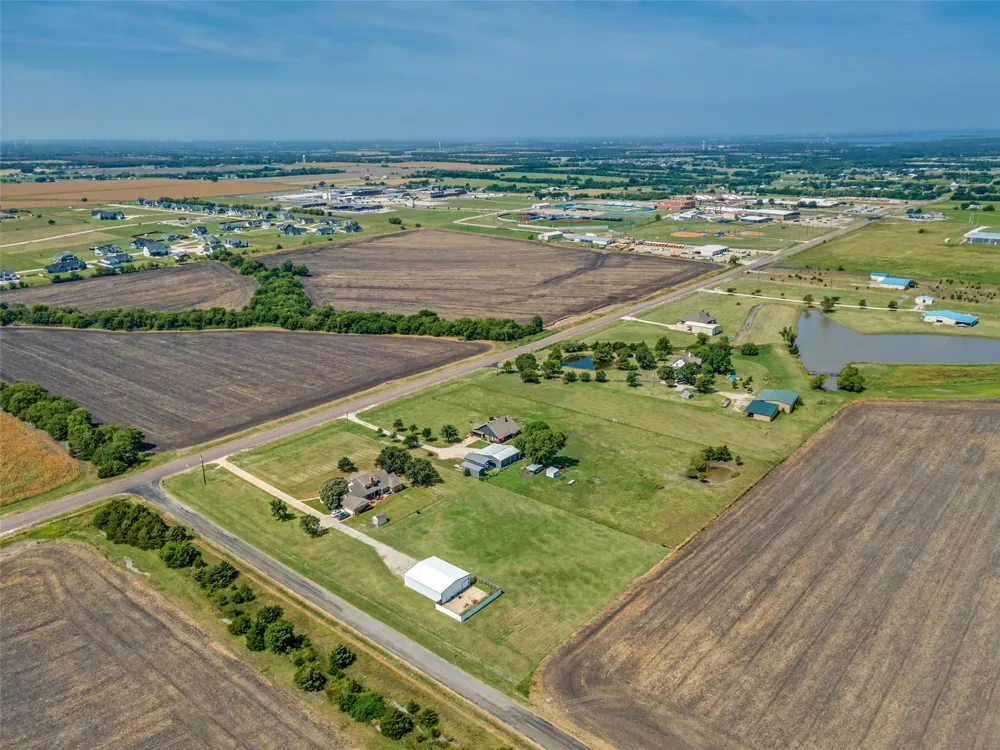 2614 County Road 596 Nevada, TX 75173