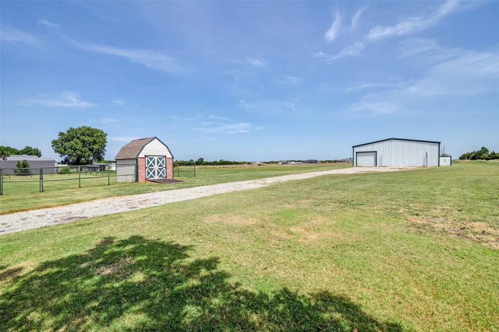 2614 County Road 596 Nevada, TX 75173