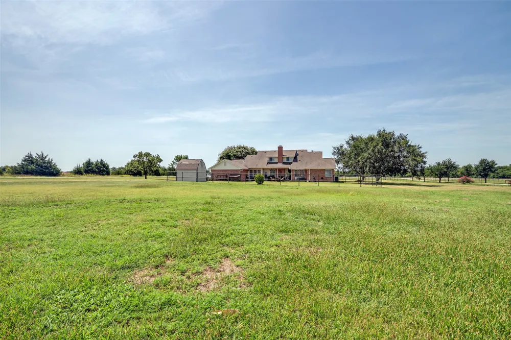 2614 County Road 596 Nevada, TX 75173