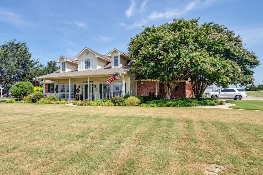 2614 County Road 596 Nevada, TX 75173