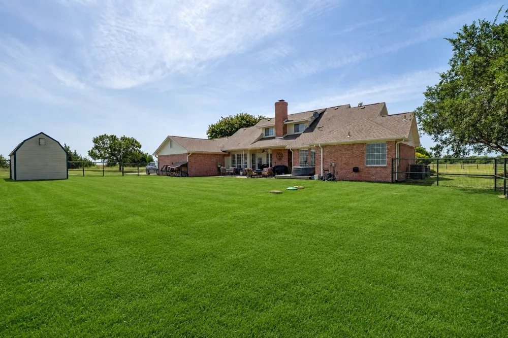 2614 County Road 596 Nevada, TX 75173