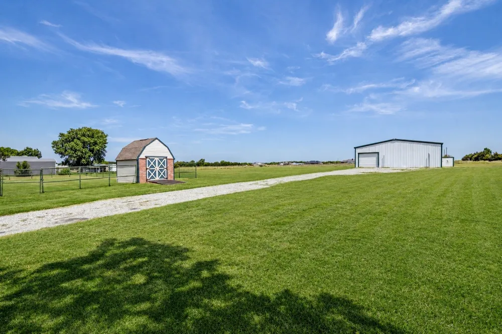 2614 County Road 596 Nevada, TX 75173