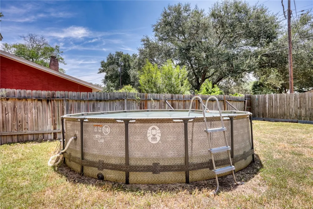 1104 Live Oak Alice, TX 78332