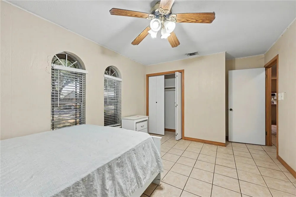 1104 Live Oak Alice, TX 78332
