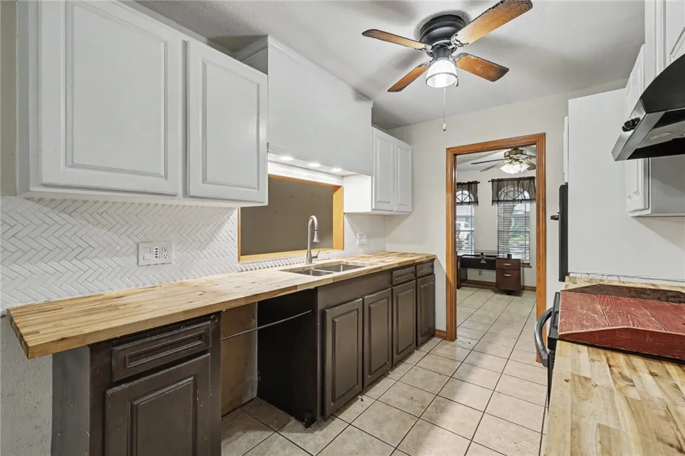 1104 Live Oak Alice, TX 78332