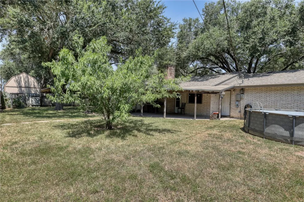 1104 Live Oak Alice, TX 78332