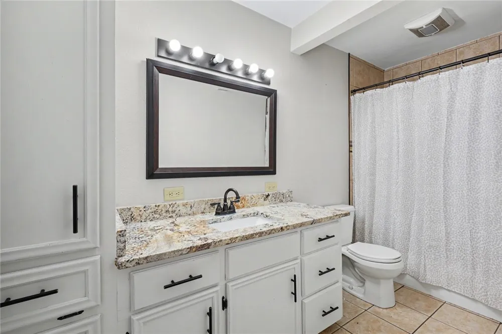 1104 Live Oak Alice, TX 78332
