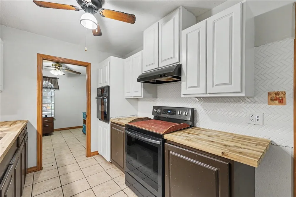 1104 Live Oak Alice, TX 78332