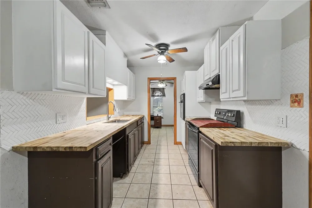 1104 Live Oak Alice, TX 78332