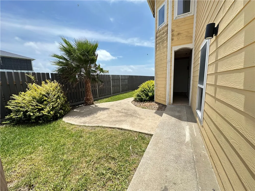 130 Causeway Street Portland, TX 78374