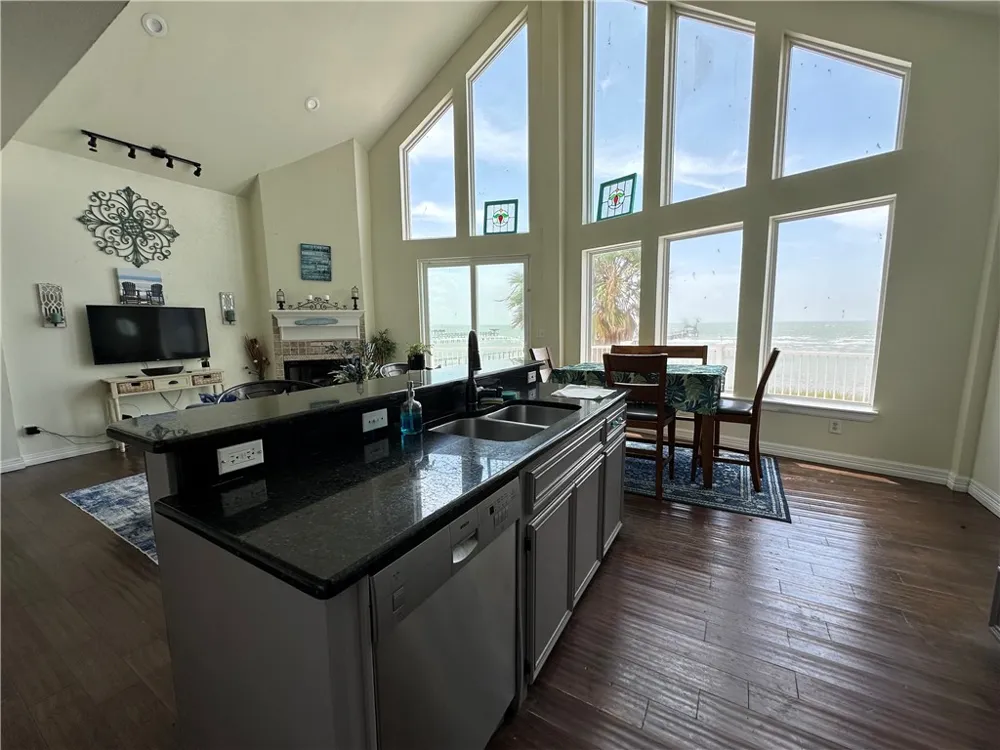 130 Causeway Street Portland, TX 78374