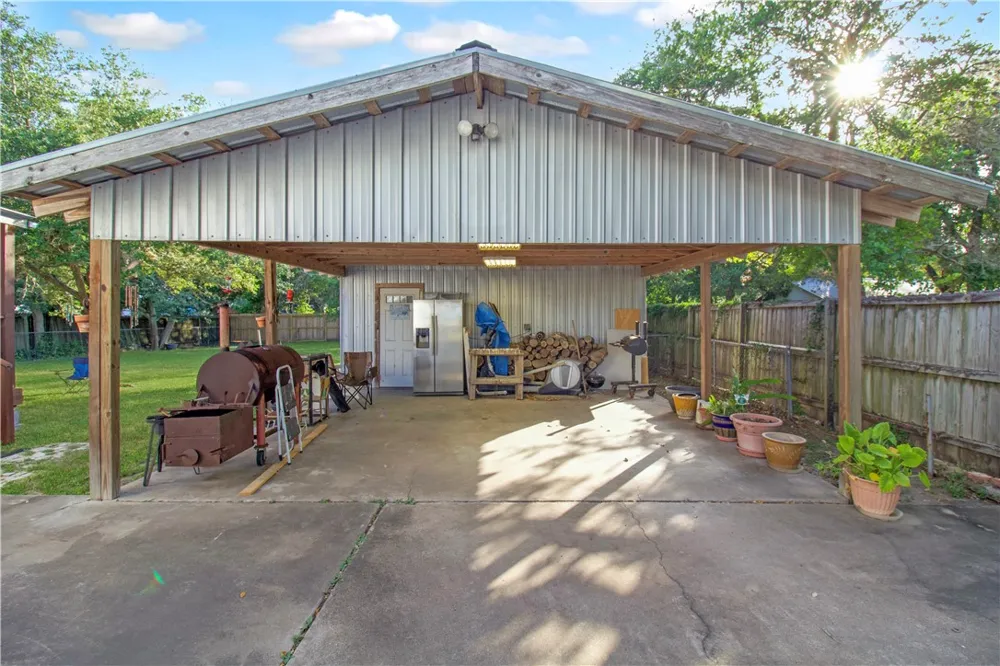 907 Tyler Street Beeville, TX 78102