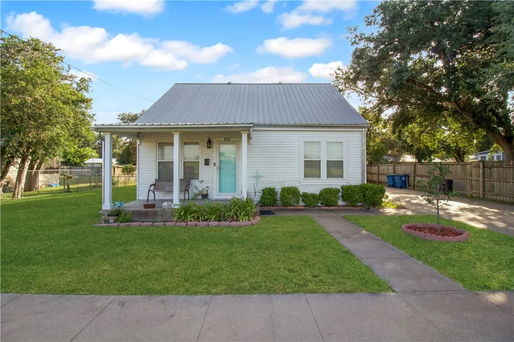 907 Tyler Street Beeville, TX 78102
