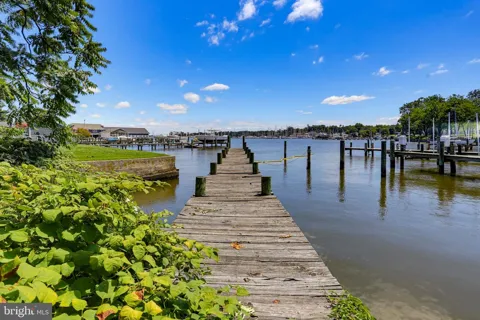 1300 MCNABBS LANE