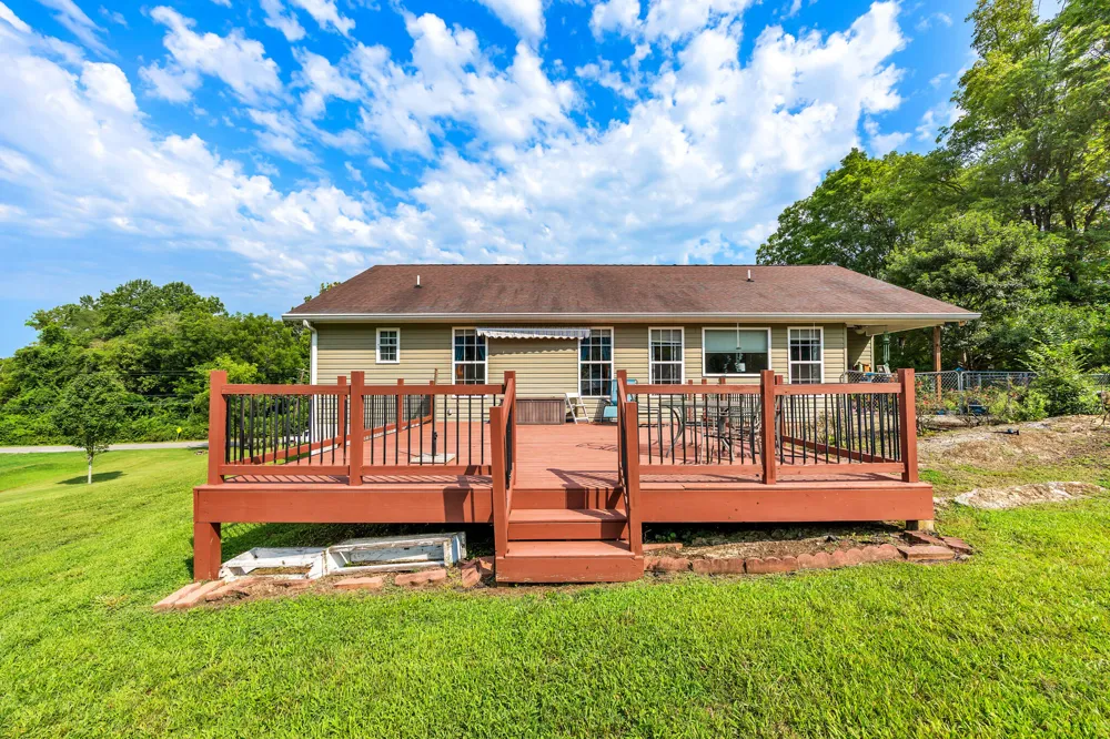 605 E Farrell Street Niota, TN 37826